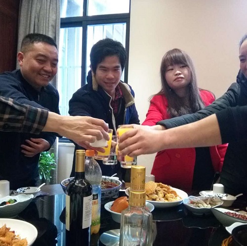 优发国际的年味不一样！----优发国际为一线员工献上除夕“爱心团圆”饭